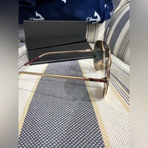 Dior Split Aviator Rose Gold Sunglasses - Picture 5 of 11